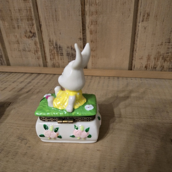 Bunny Hinged Trinket Boxes- Set of Two - Picture 13 of 16
